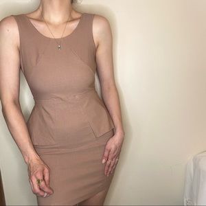 Peplum low back nude/pink dress